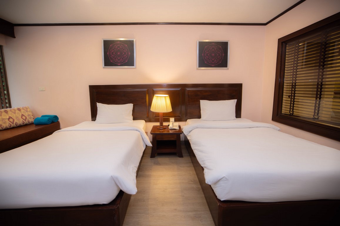 Poolside Access Twin Room
