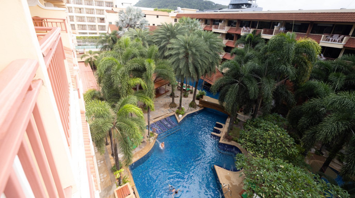 Premium Pool View King Room